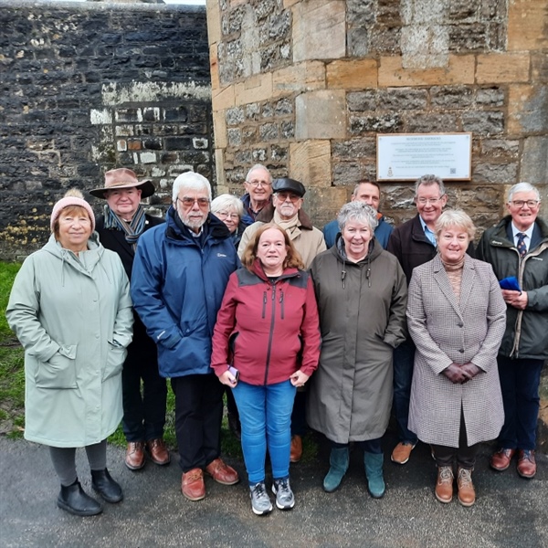 Plaque unveiled at Richmond landmark