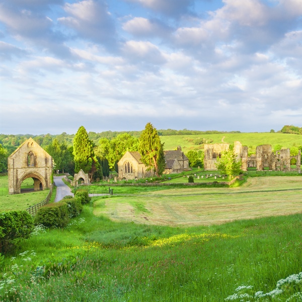 Free tours of Easby Abbey