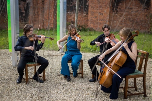 Sacconi Quartet with Steffan Morris
