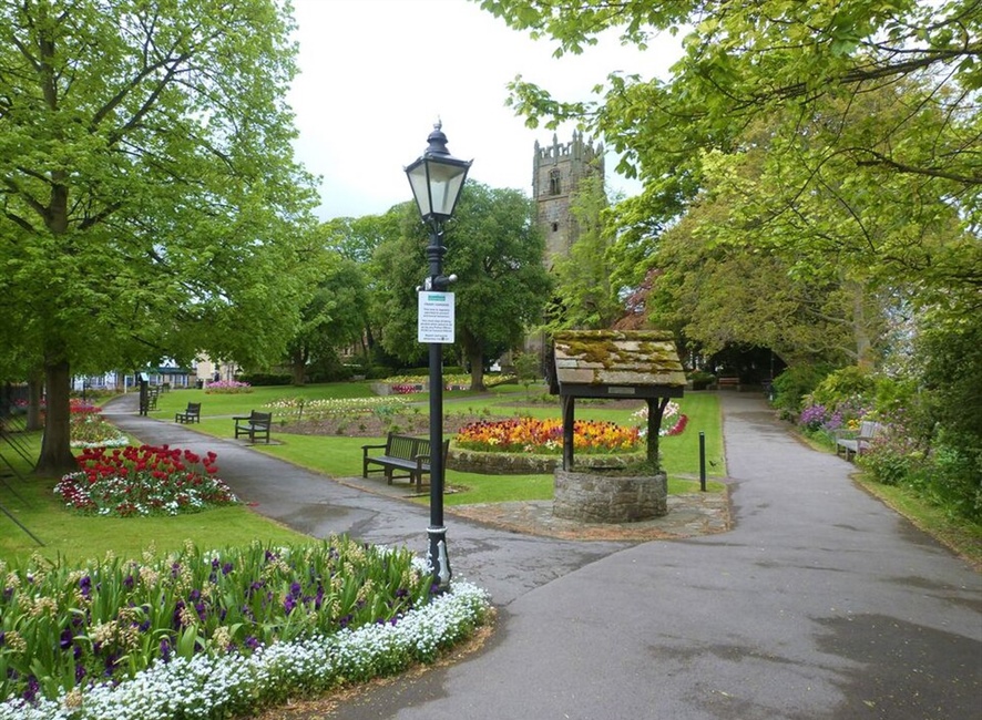 Friary Gardens - Dawdle in Style