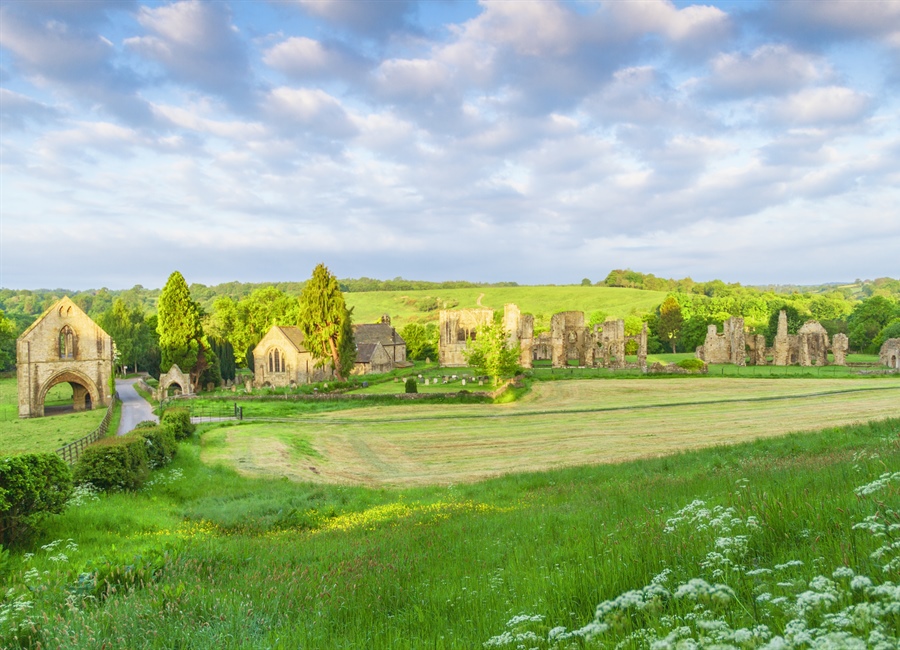 Free tours of Easby Abbey