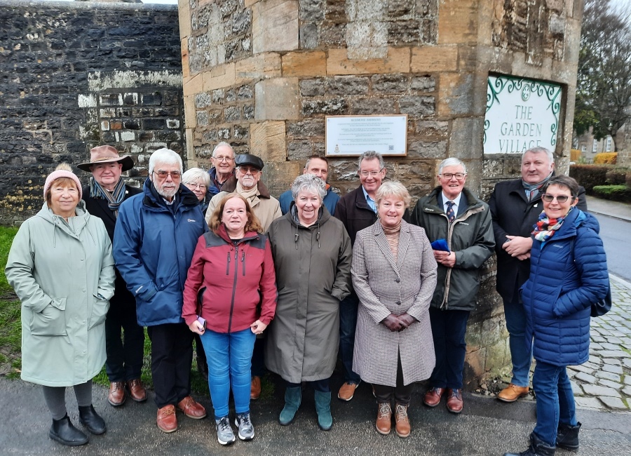 Plaque unveiled at Richmond landmark