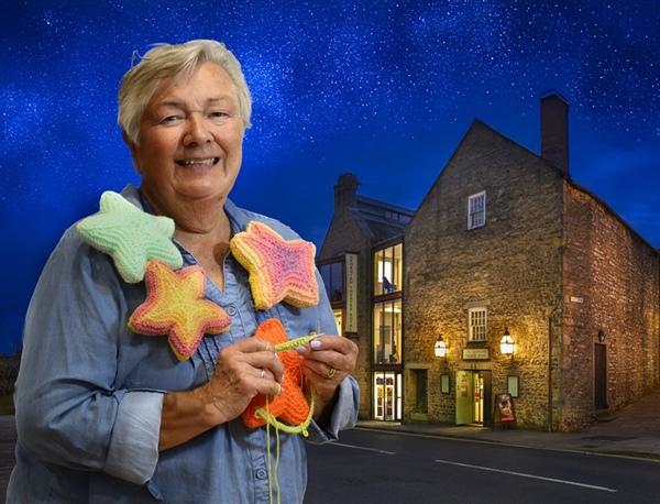 Knit a star for Richmond's magical pantomime